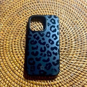 Velvet Caviar Black Leopard Print Phone Case.     6 x 3.
